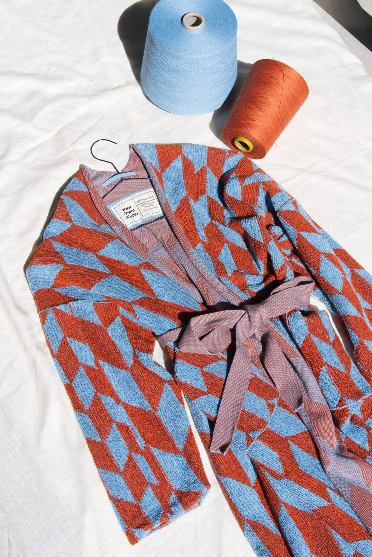 Arrow Tail Bathrobe | Sky & Brick