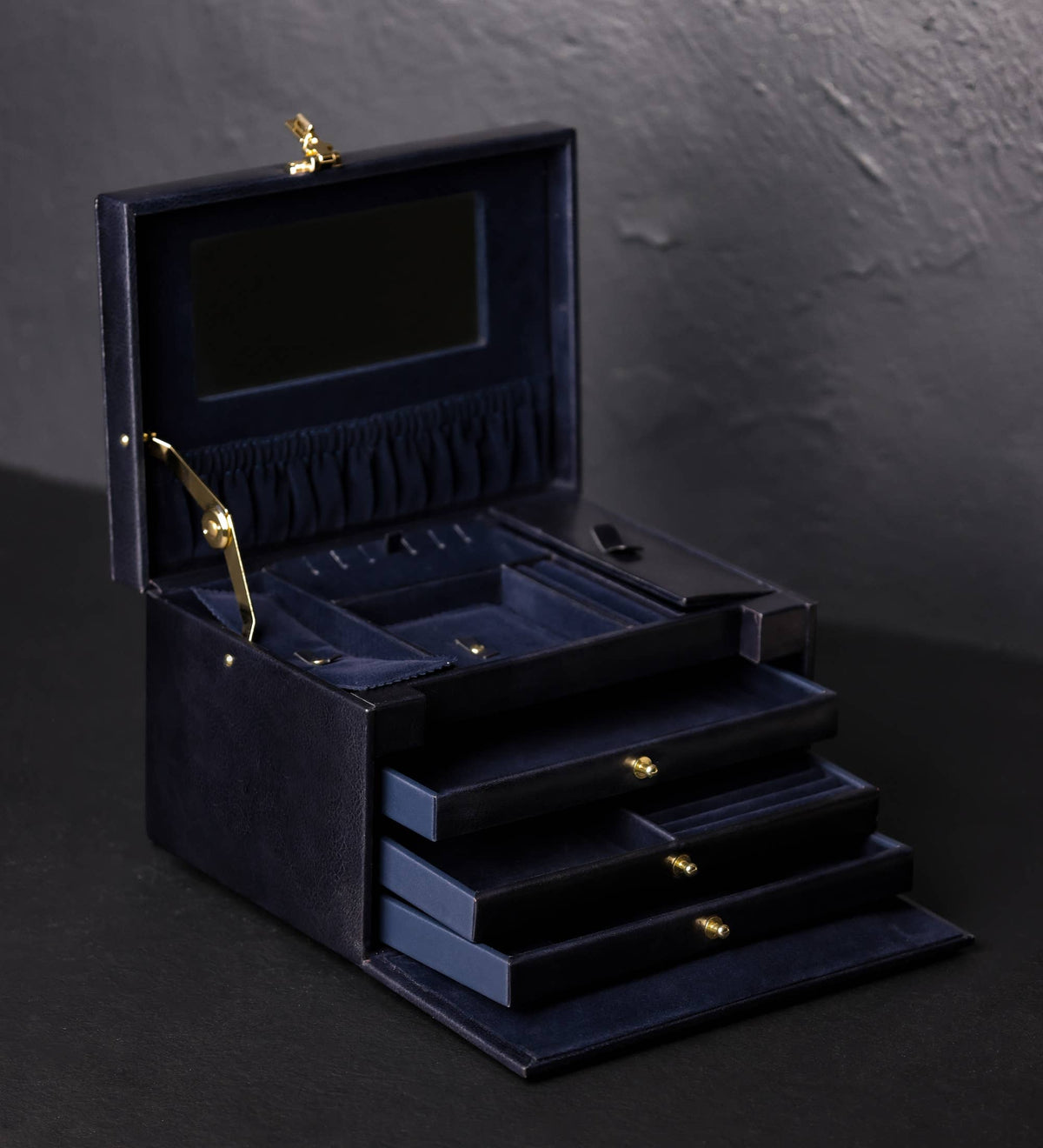 Italian Leather Jewelry Box - The Portrait of a Lady