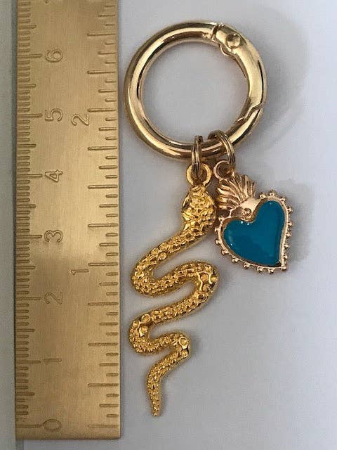 Dijes de serpiente dorada, dijes de bolso de corazón y serpiente, regalo para mujeres, dijes de corazón sagrado, colgantes de corazón azul y serpiente,