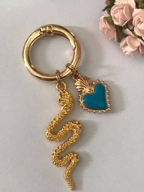 Dijes de serpiente dorada, dijes de bolso de corazón y serpiente, regalo para mujeres, dijes de corazón sagrado, colgantes de corazón azul y serpiente,