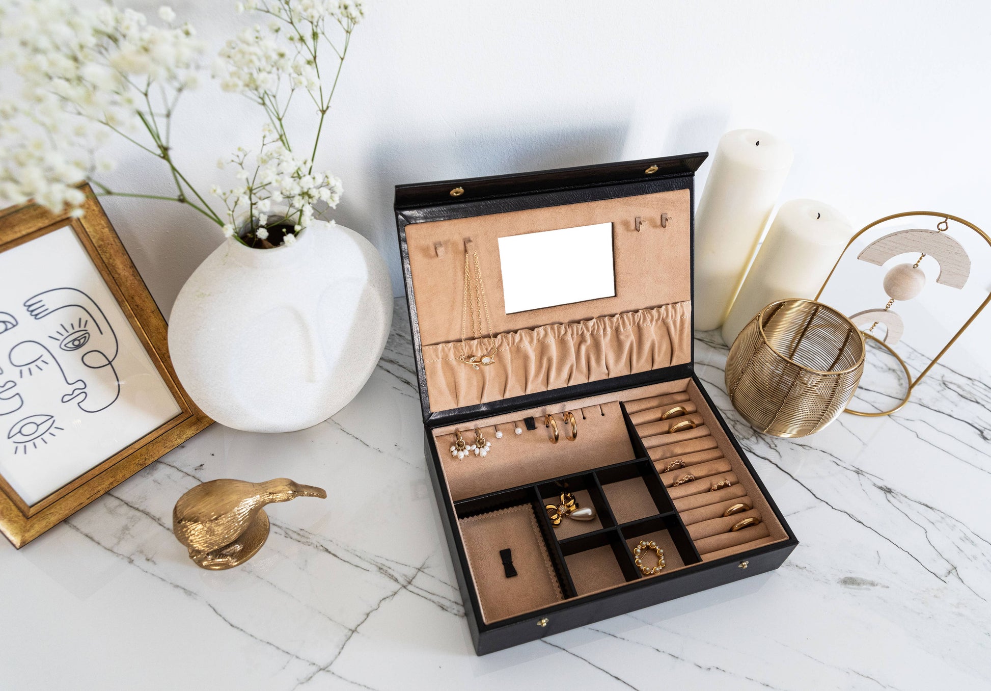Italian Leather Jewelry Box  - The Line of Beauty