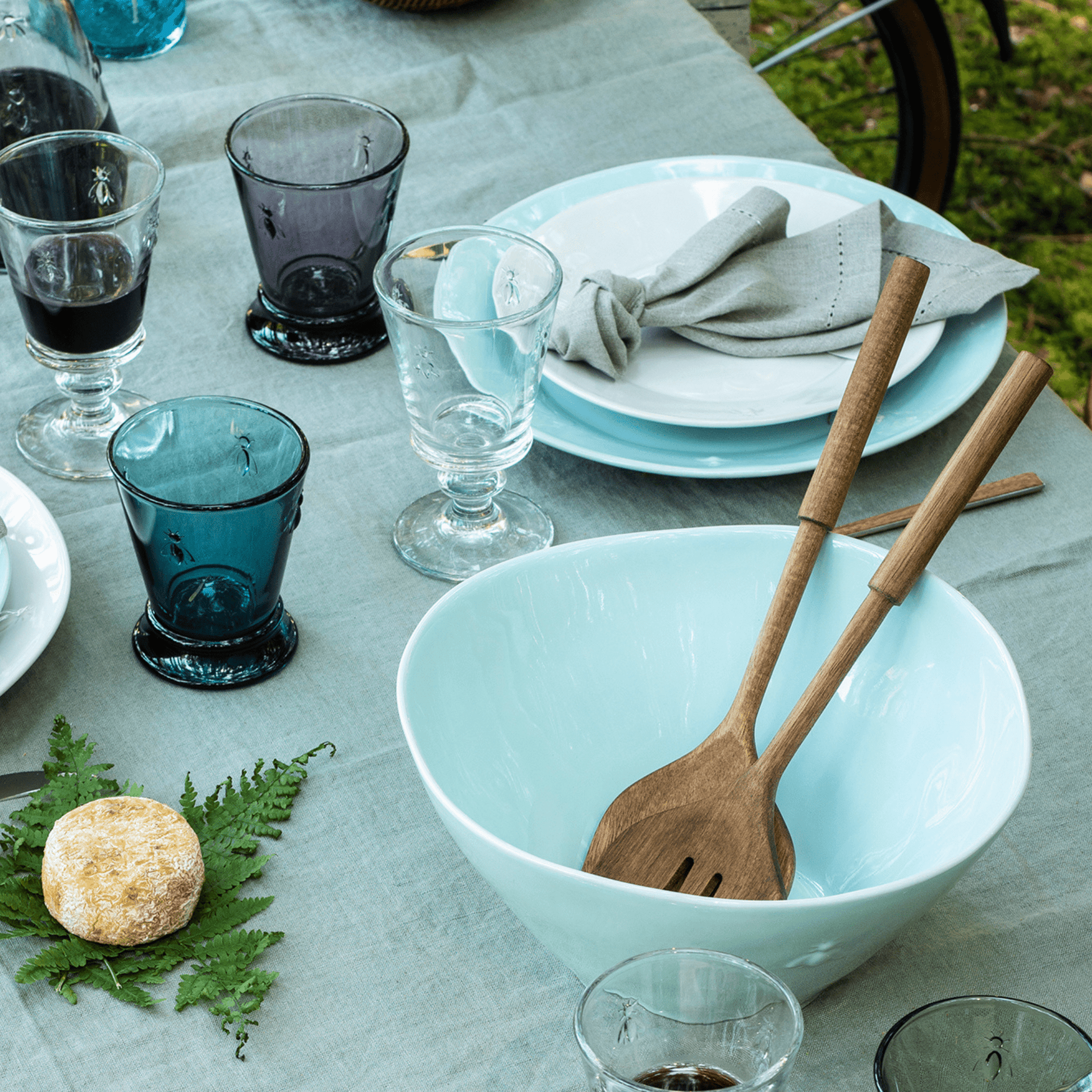 Bee Ceramic Serving Bowl - Maison and Mer