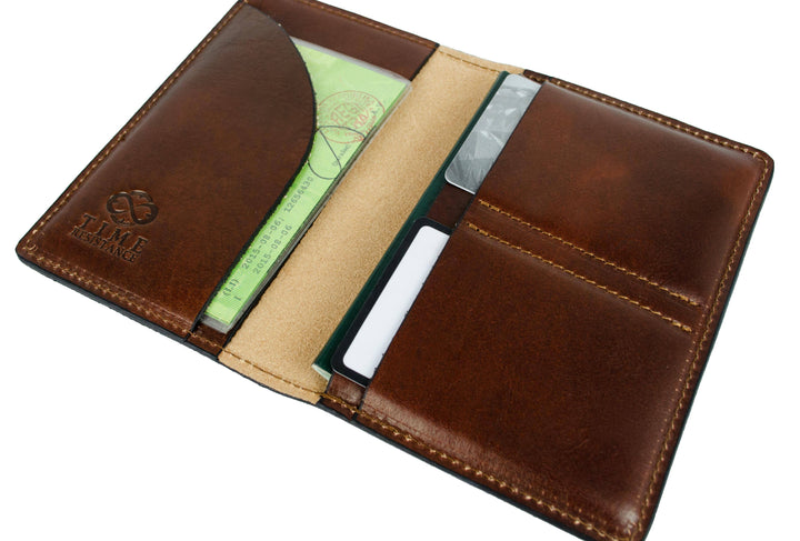 Funda para pasaporte de cuero marrón - Los viajes de Gulliver