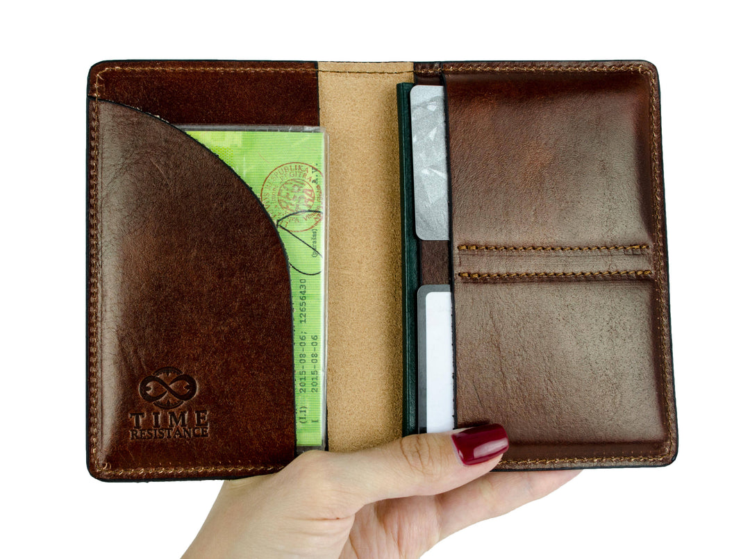 Funda para pasaporte de cuero marrón - Los viajes de Gulliver