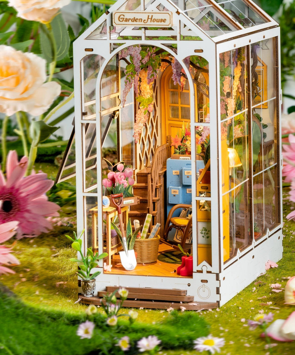 DIY Miniature House Book Nook Kit: Garden House - Maison and Mer