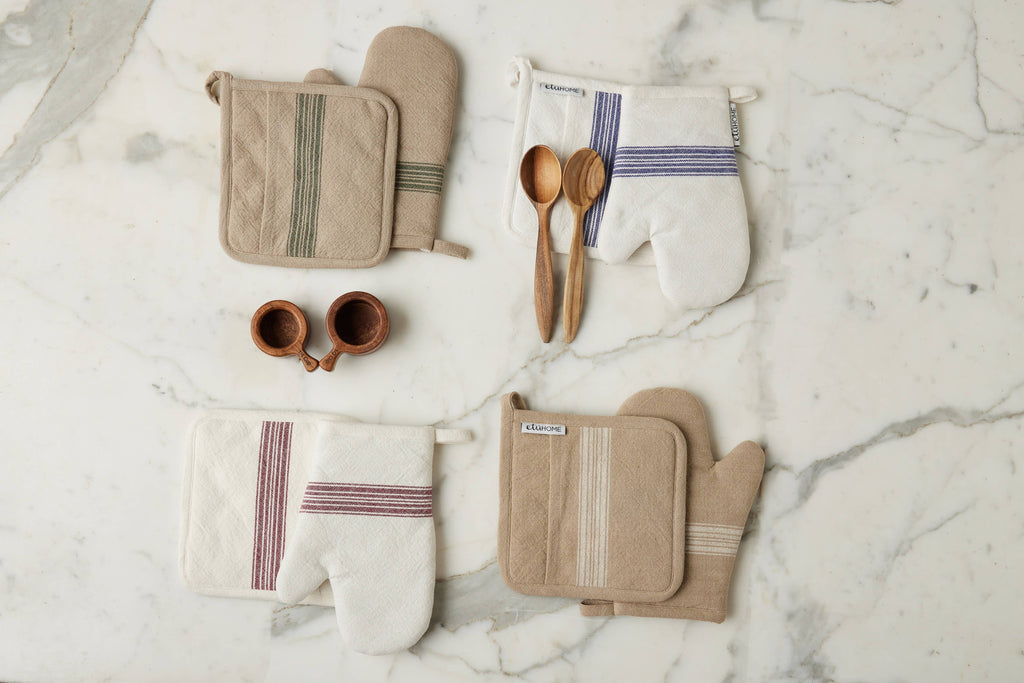 Wood Measuring Cups, Vintage Merlot Red Stripe Bag, Set of 4