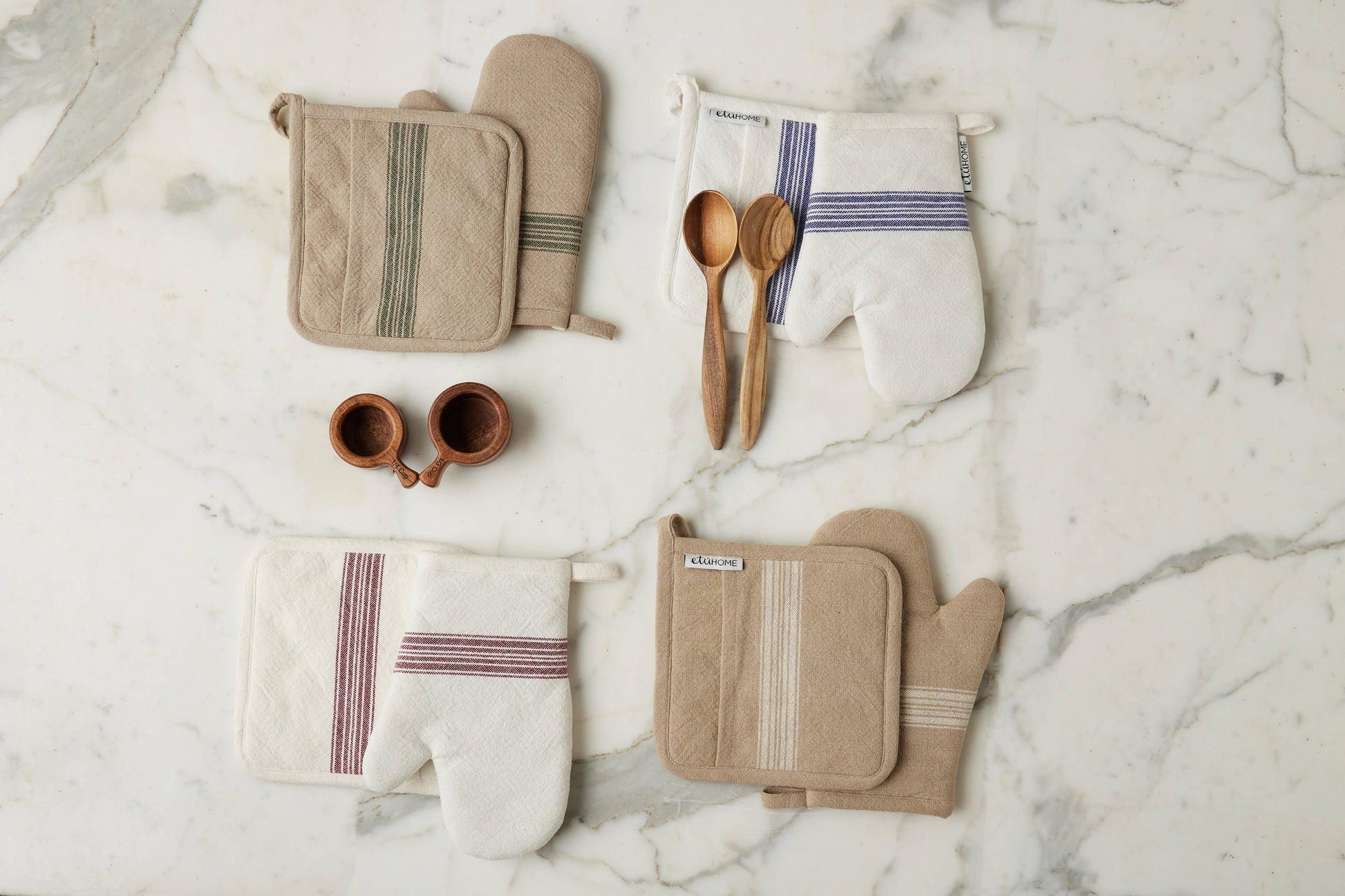 Wood Measuring Cups, Vintage Merlot Red Stripe Bag, Set of 4