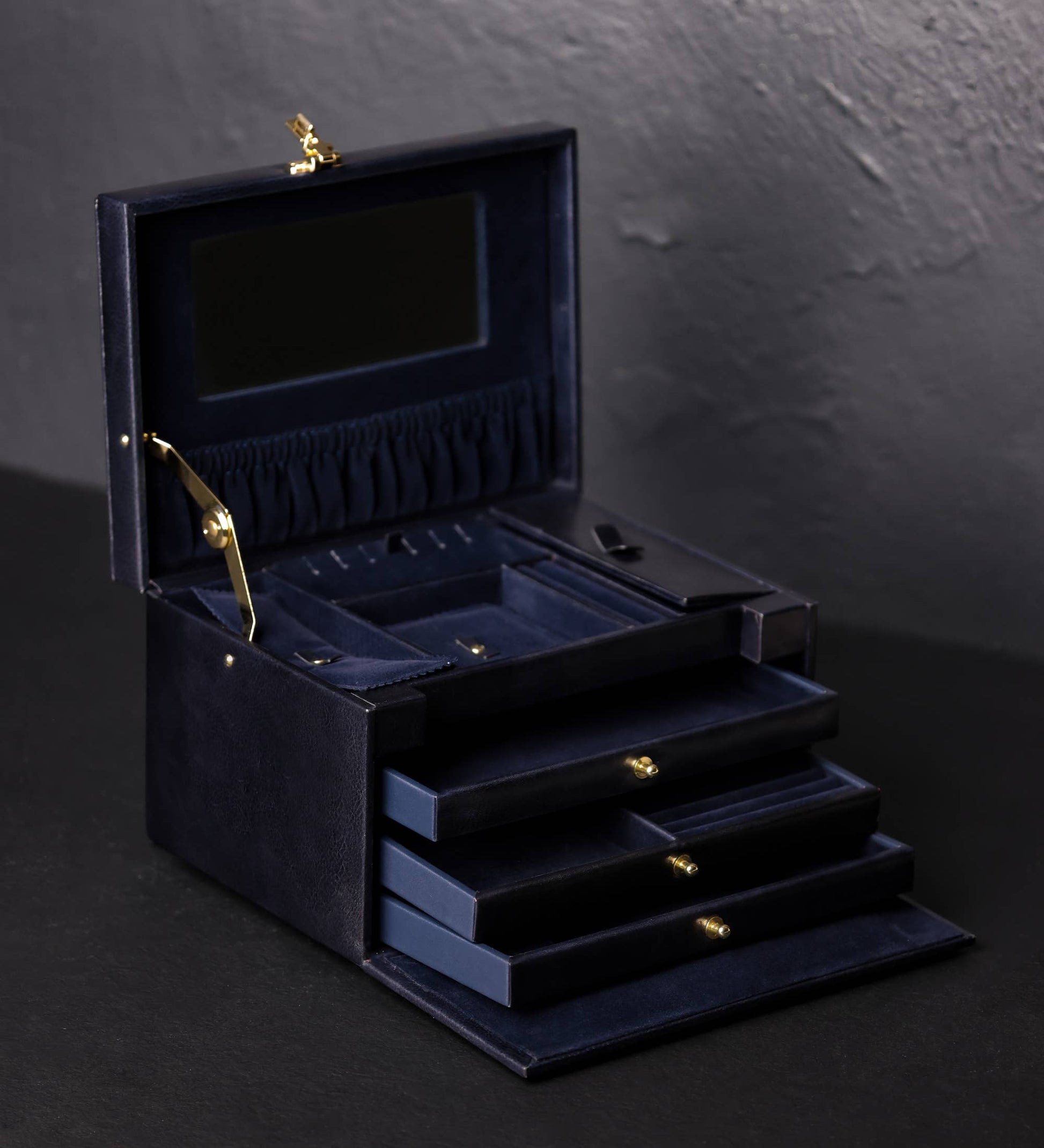 Italian Leather Jewelry Box - The Portrait of a Lady