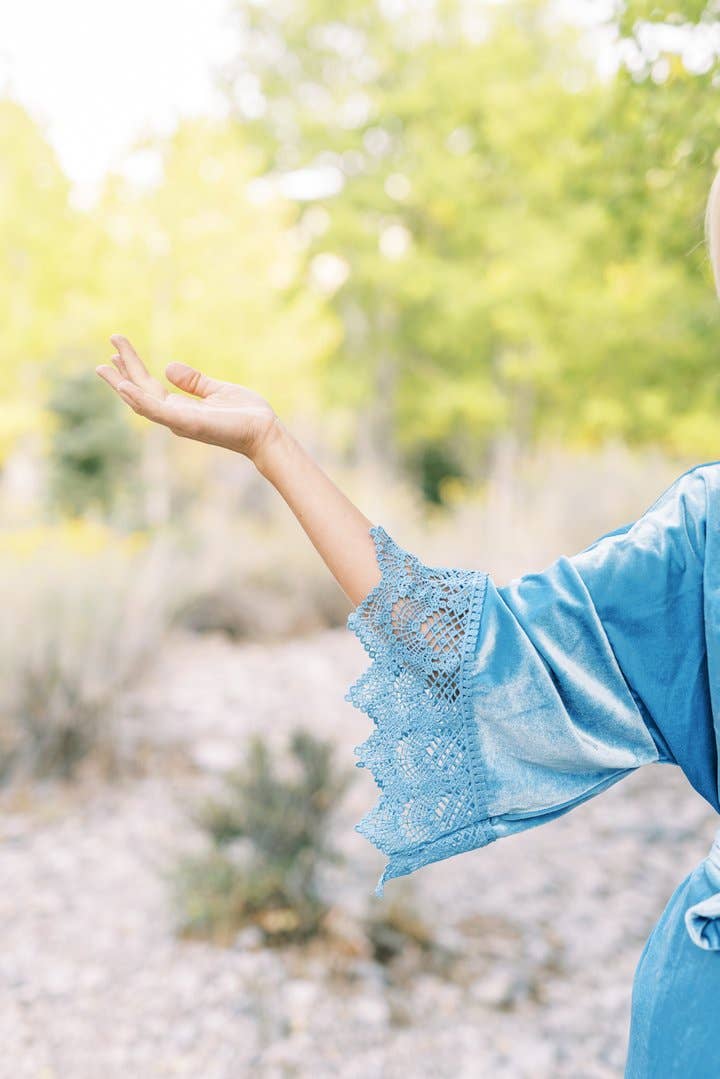 Velvet and Lace Robe - Light Blue - Maison and Mer