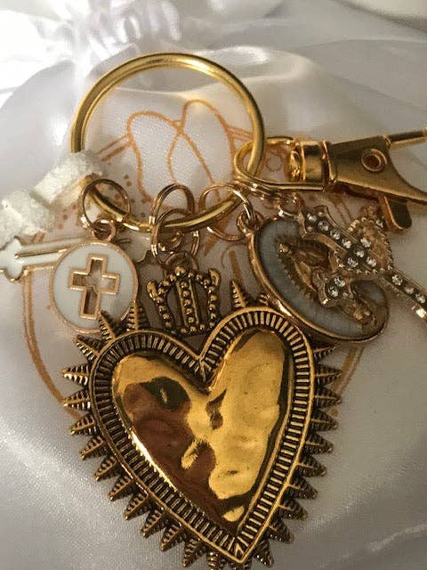 Virgin Mary keychain with sacred heart and cross - Maison and Mer